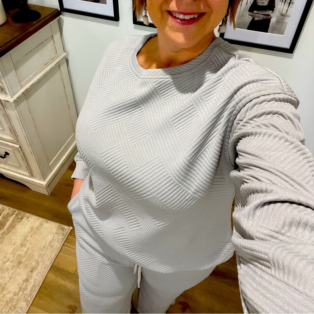 Super soft and comfy matching set. Can be worn to lounge in or dress up!